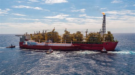 prelude flng ship.